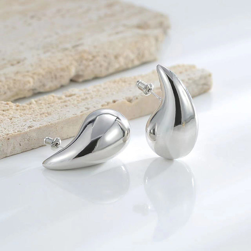 Simple water drop earrings